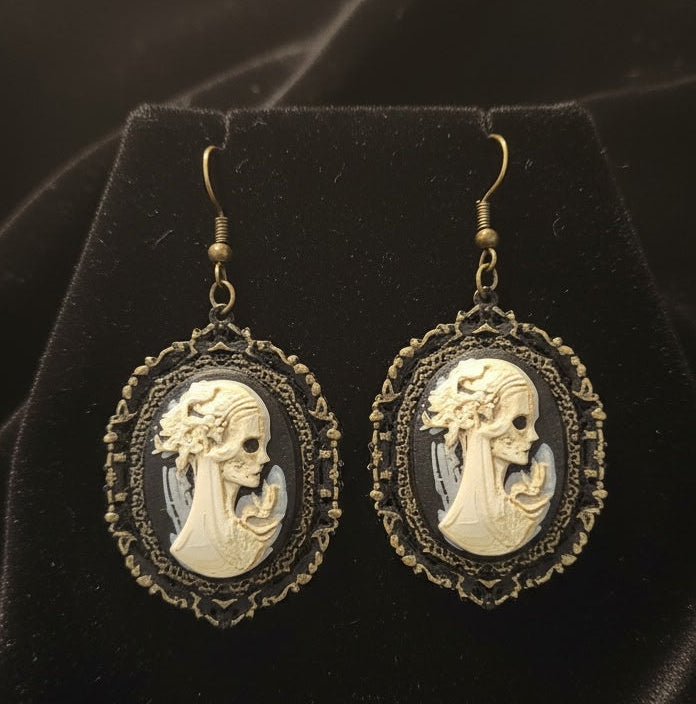 Fall - Gothic Cameo