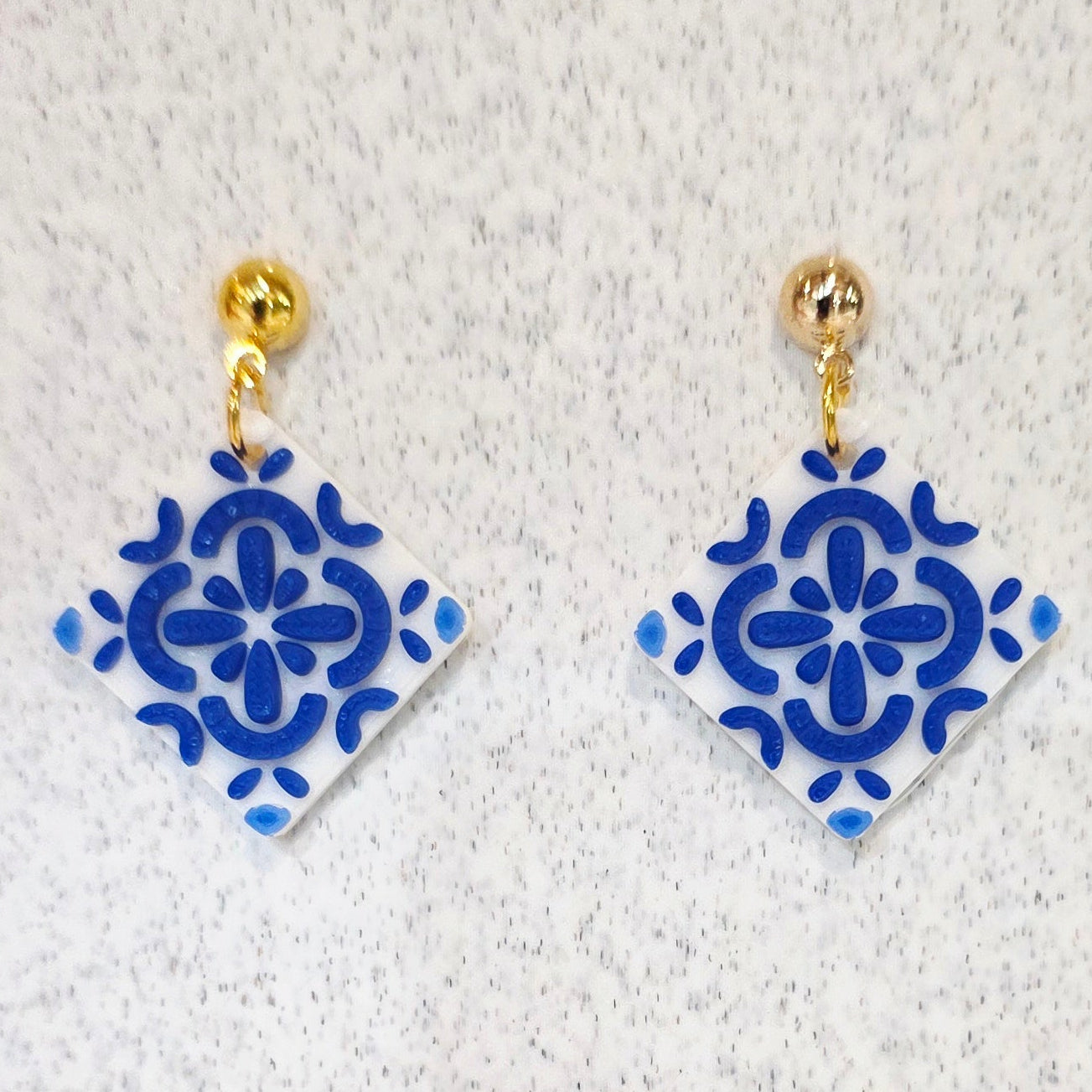 Greek Tile - White w/Blue