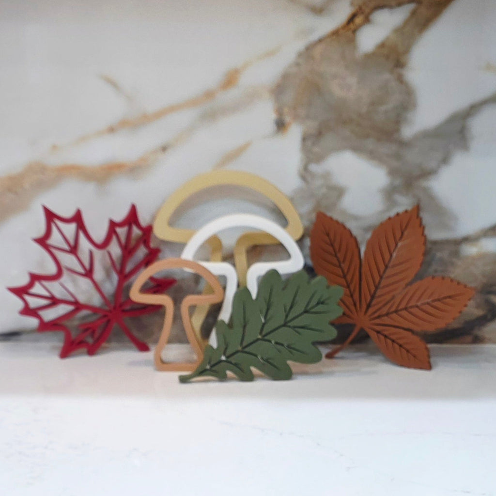 Set of Oak Leaves