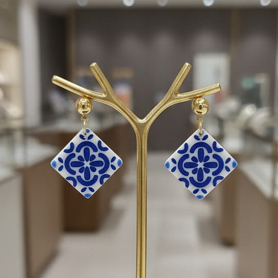Greek Tile - White w/Blue